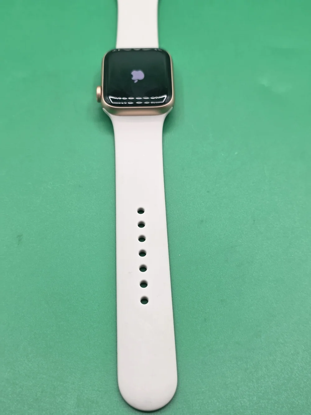Apple Watch SE 40MM (1st Generation)(Aluminum Case/ Rose Gold) (GPS Only)